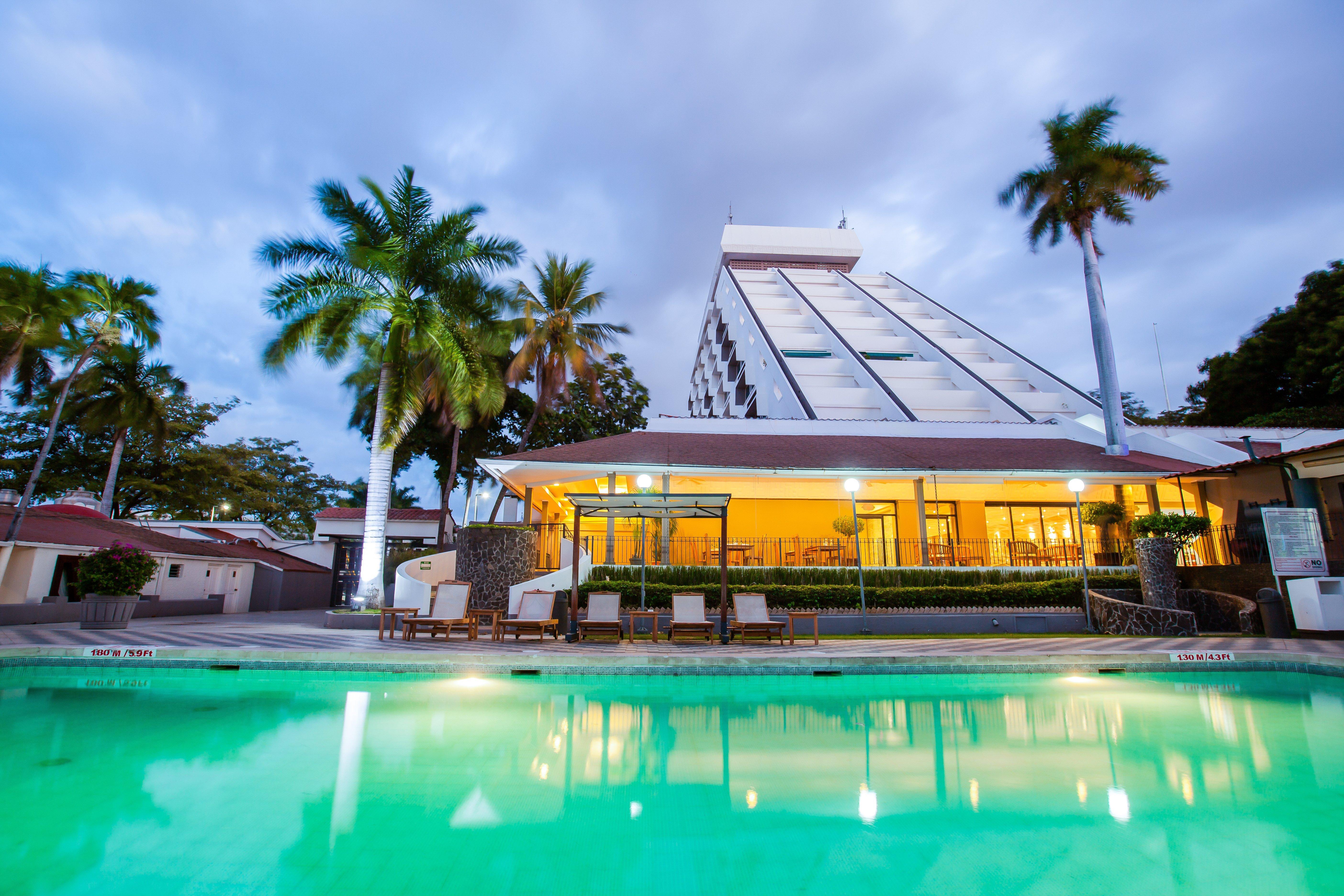 马那瓜皇冠广场酒店 马那瓜湖 外观 照片